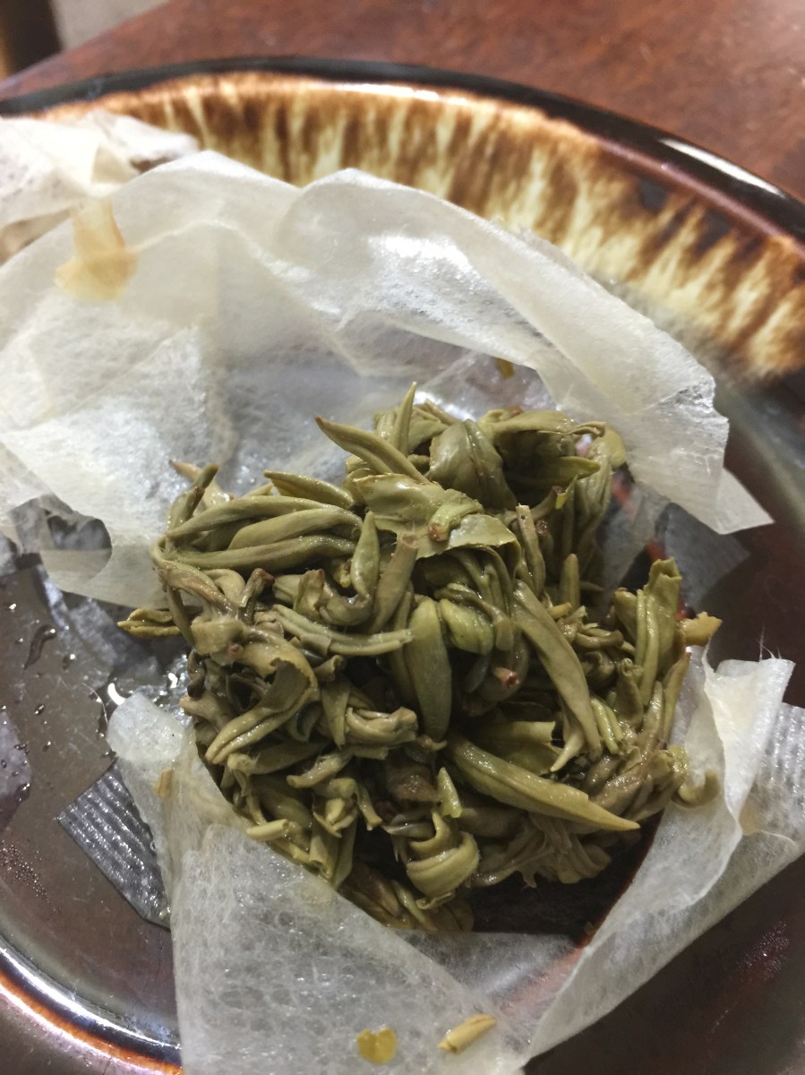 <a rel="license" href="http://creativecommons.org/licenses/by/4.0/"><img alt="Creative Commons License" style="border-width:0" src="https://i.creativecommons.org/l/by/4.0/88x31.png" /></a><br /><span xmlns:dct="http://purl.org/dc/terms/" href="http://purl.org/dc/dcmitype/StillImage" property="dct:title" rel="dct:type">Gold Screw Jasmine Spent Tea</span> by <a xmlns:cc="http://creativecommons.org/ns#" href="http://parting.gifts" property="cc:attributionName" rel="cc:attributionURL">Jocilyn Mors</a> is licensed under a <a rel="license" href="http://creativecommons.org/licenses/by/4.0/">Creative Commons Attribution 4.0 International License</a>.