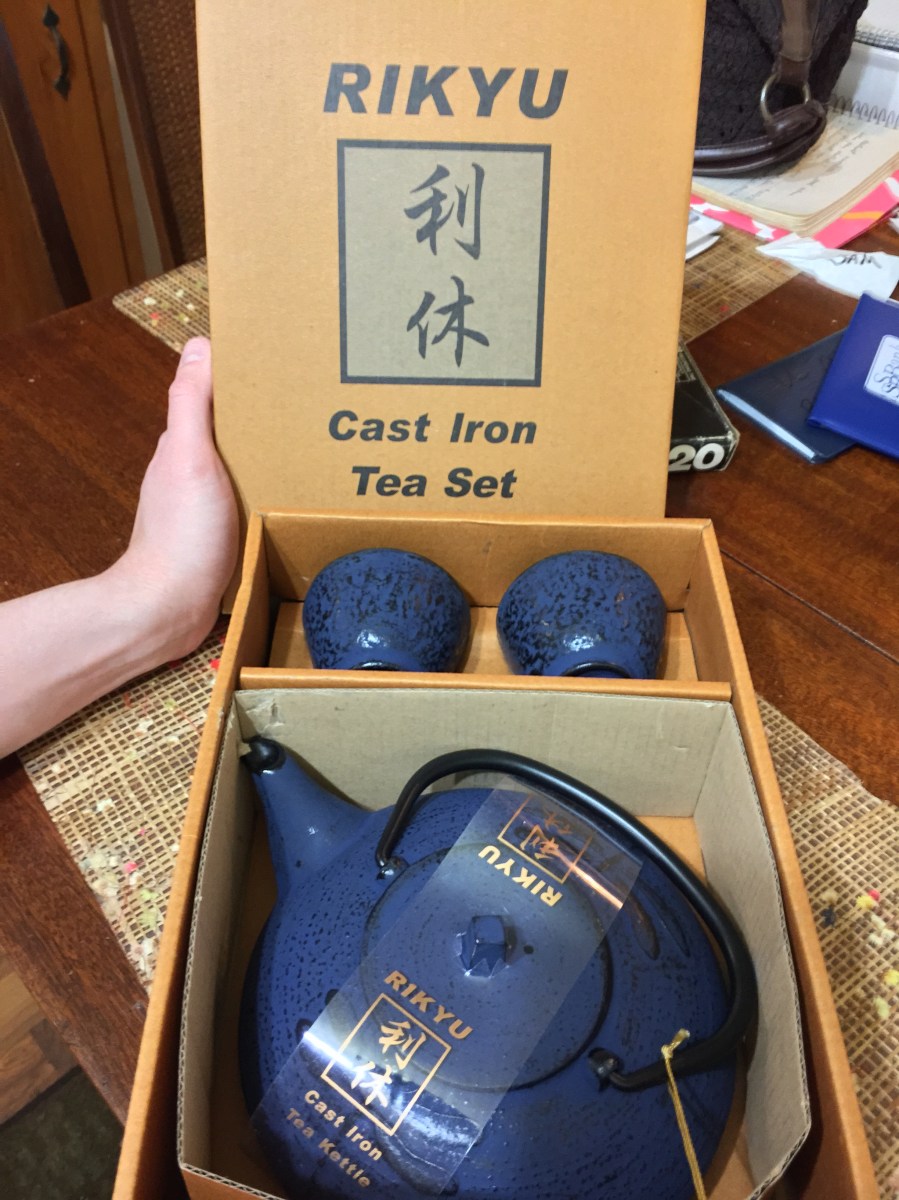 Rikyu Blue Tetsubin with Cups by Jocilyn Mors is licensed under a Creative Commons Attribution 4.0 International License.