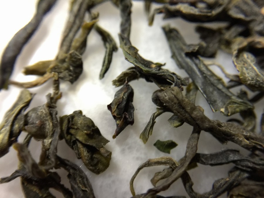 Five Peaks Green Dew (Arrbor Teas): loose leaf Macro by Jocilyn Mors is licensed under a Creative Commons Attribution-ShareAlike 4.0 International License.