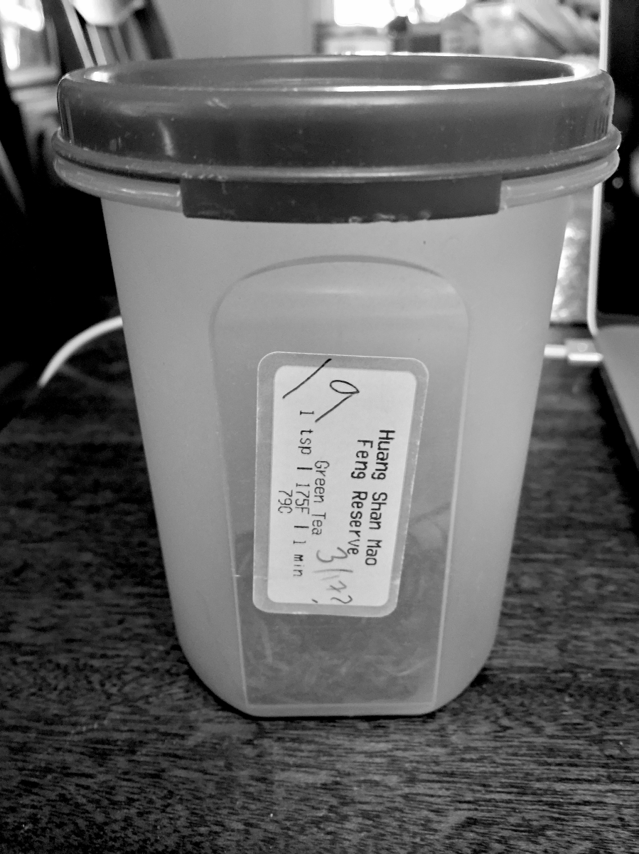 Huang Shan Mao Feng Reserve (TeaVana): Tupperware by Jocilyn Mors is licensed under a Creative Commons Attribution-ShareAlike 4.0 International License.