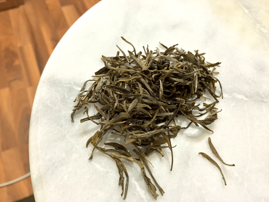 Huang Shan Mao Feng Reserve (TeaVana): loose leaf by Jocilyn Mors is licensed under a Creative Commons Attribution-ShareAlike 4.0 International License.