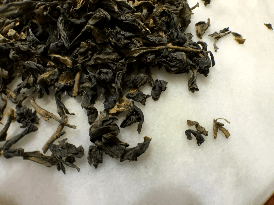 Bao Zhong High Grade (Art of Tea): loose leaf Macro by Jocilyn Mors is licensed under a Creative Commons Attribution-ShareAlike 4.0 International License.