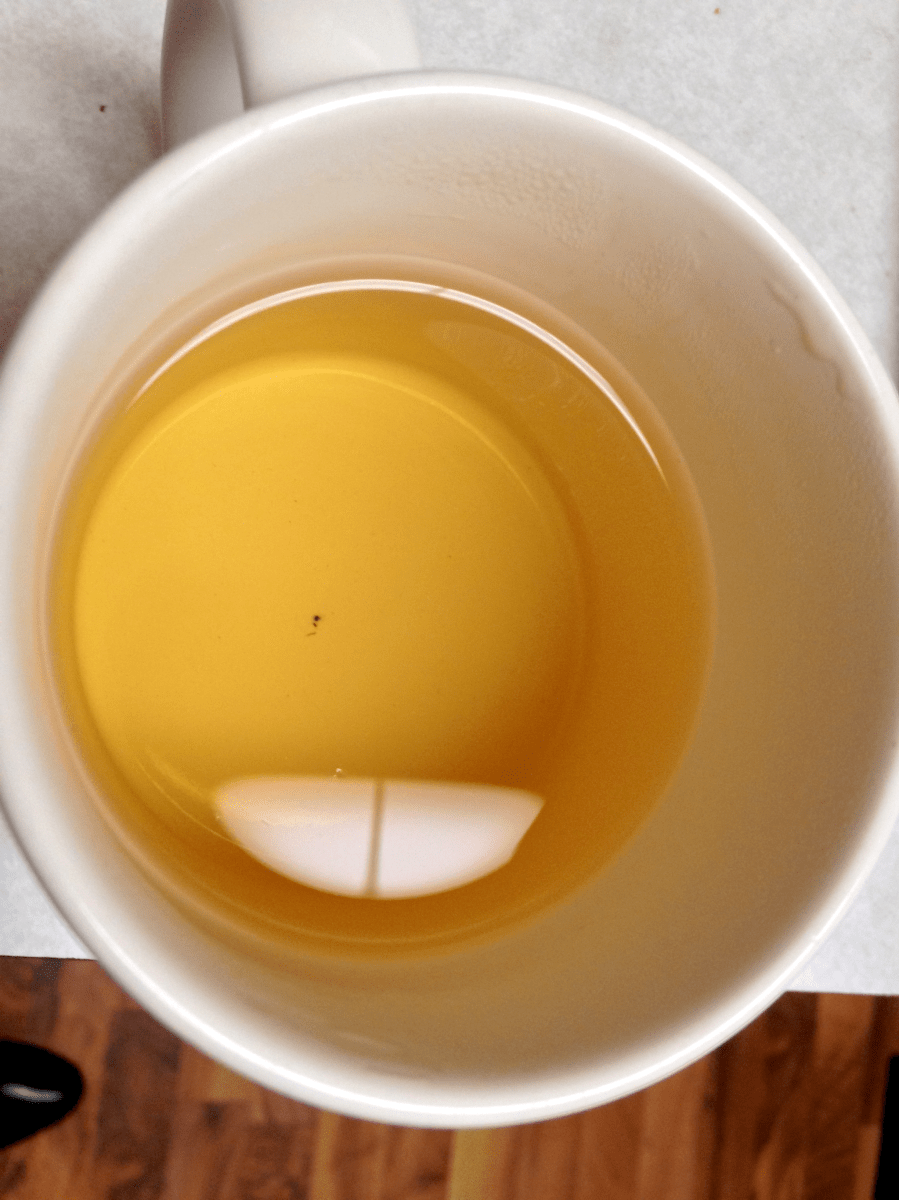 White Peony (Eli): liquor by Jocilyn Mors is licensed under a Creative Commons Attribution-ShareAlike 4.0 International License.