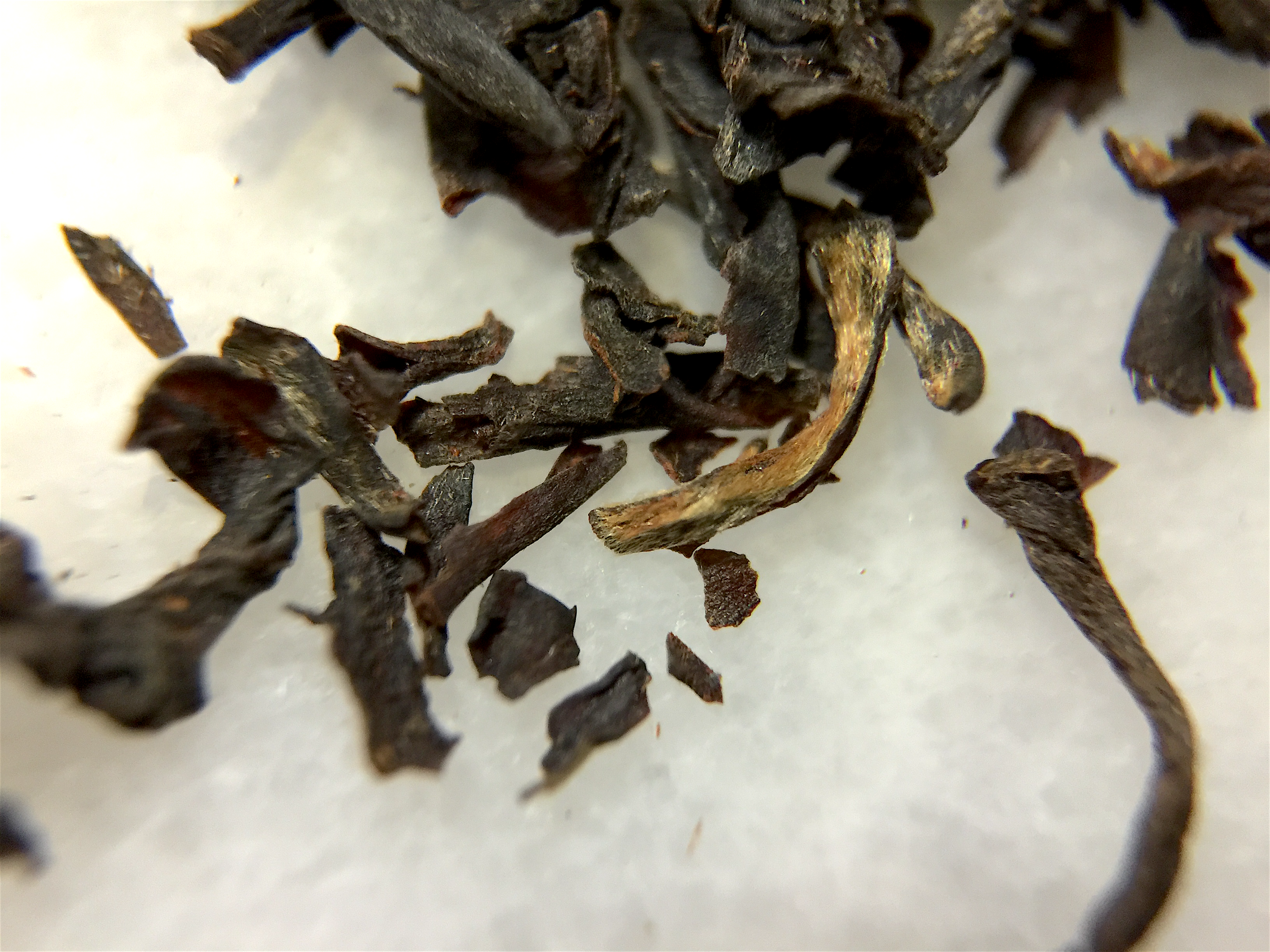 Darjeeling Summer (Eli) ~ loose leaf Macro by Jocilyn Mors is licensed under a Creative Commons Attribution-ShareAlike 4.0 International License.