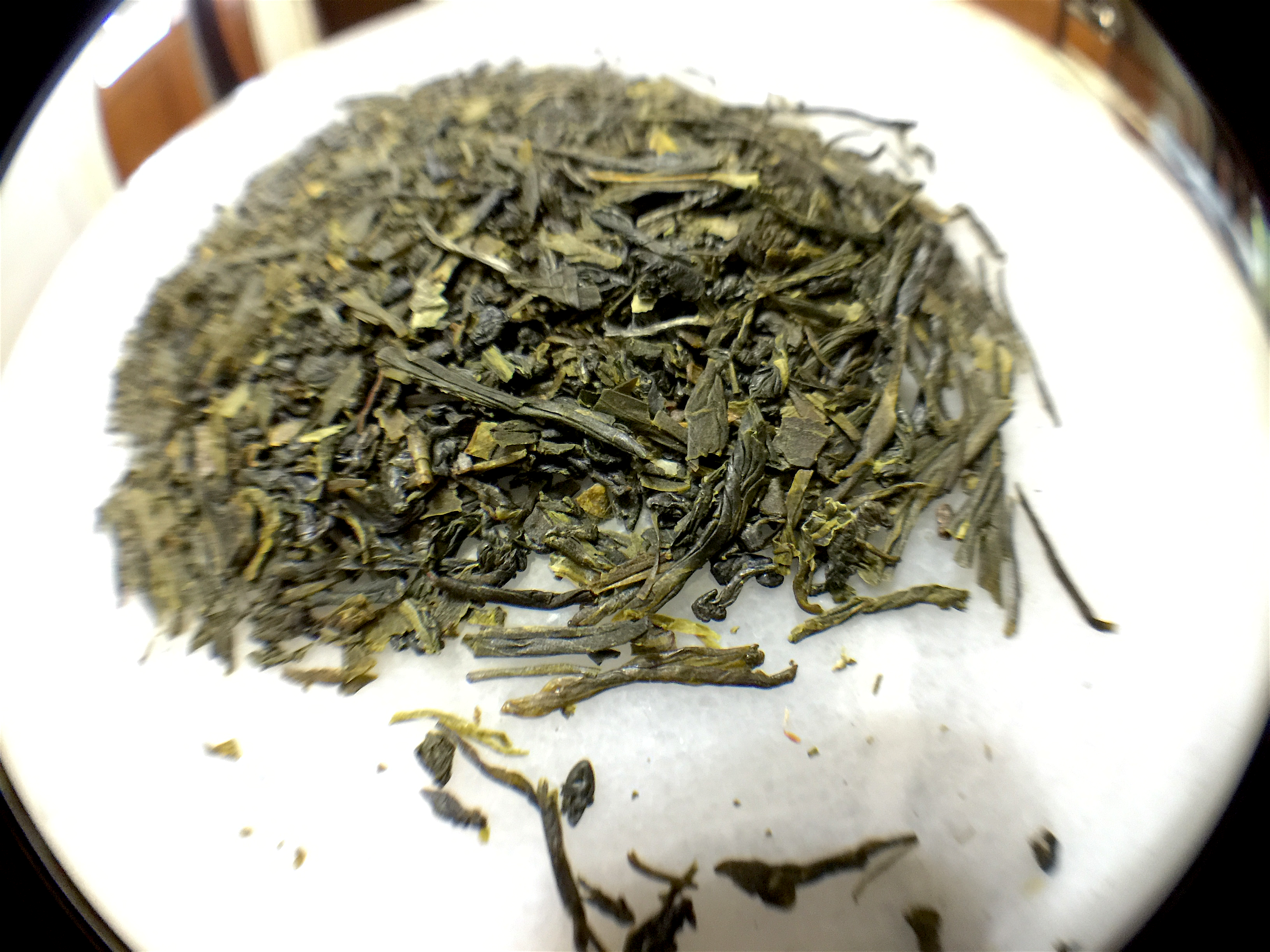 Organic Tamayokucha (two leaves) - LL Macro by Jocilyn Mors is licensed under a Creative Commons Attribution-ShareAlike 4.0 International License.