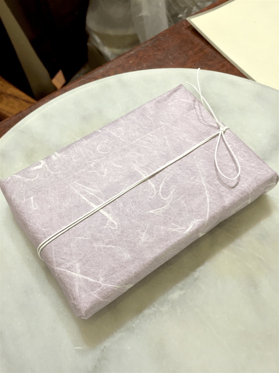 <a rel="license" href="http://creativecommons.org/licenses/by-sa/4.0/"><img alt="Creative Commons License" style="border-width:0" src="https://i.creativecommons.org/l/by-sa/4.0/88x31.png" /></a><br /><span xmlns:dct="http://purl.org/dc/terms/" href="http://purl.org/dc/dcmitype/StillImage" property="dct:title" rel="dct:type">Tea Incursion: Hibiki-An ~ packaging D</span> by <a xmlns:cc="http://creativecommons.org/ns#" href="http://parting.gifts" property="cc:attributionName" rel="cc:attributionURL">Jocilyn Mors</a> is licensed under a <a rel="license" href="http://creativecommons.org/licenses/by-sa/4.0/">Creative Commons Attribution-ShareAlike 4.0 International License</a>.