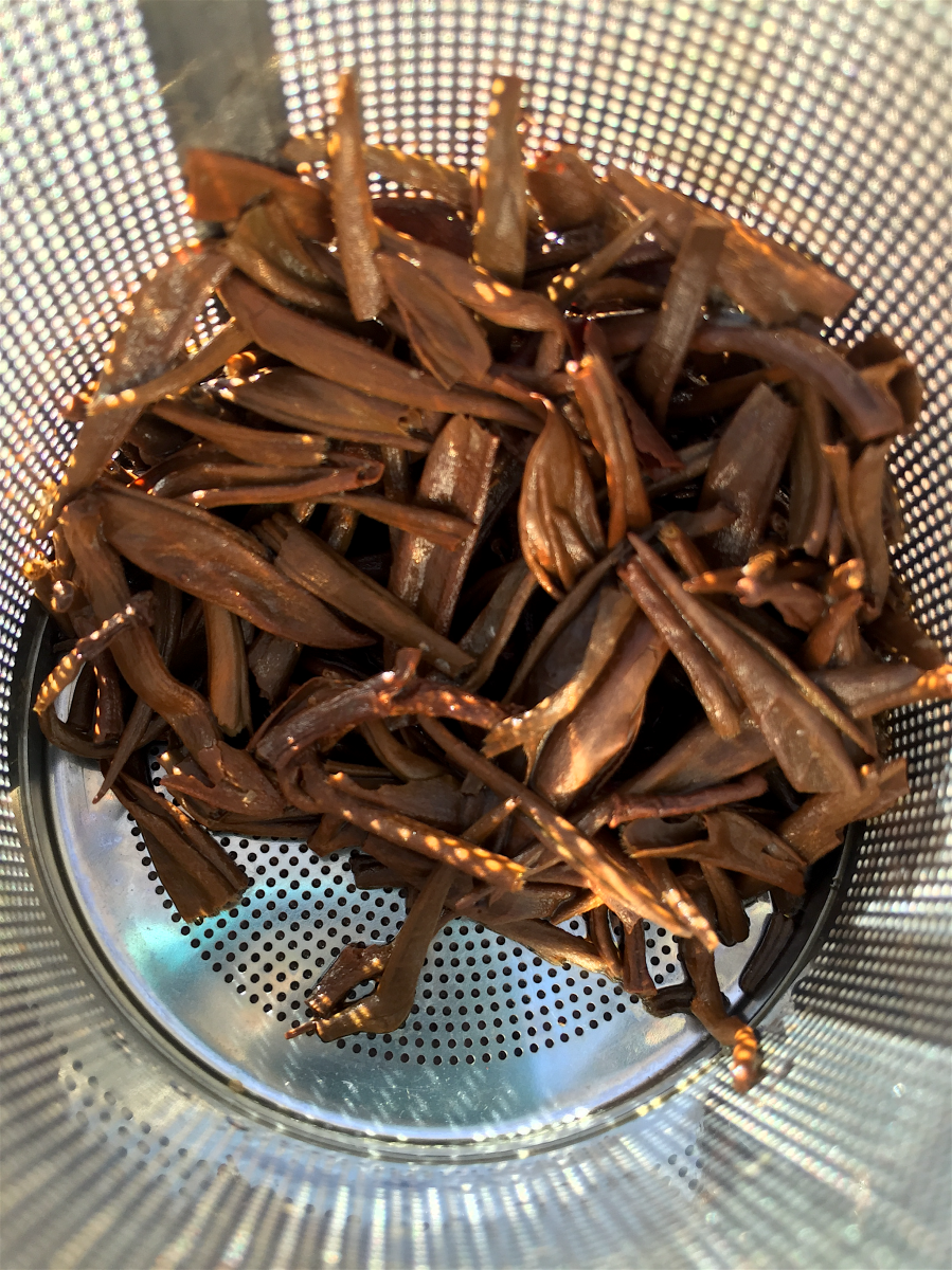 <a rel="license" href="http://creativecommons.org/licenses/by-sa/4.0/"><img alt="Creative Commons License" style="border-width:0" src="https://i.creativecommons.org/l/by-sa/4.0/88x31.png" /></a><br /><span xmlns:dct="http://purl.org/dc/terms/" href="http://purl.org/dc/dcmitype/StillImage" property="dct:title" rel="dct:type">Royal Gold (By the Pound) ~ spent</span> by <a xmlns:cc="http://creativecommons.org/ns#" href="http://parting.gifts" property="cc:attributionName" rel="cc:attributionURL">Jocilyn Mors</a> is licensed under a <a rel="license" href="http://creativecommons.org/licenses/by-sa/4.0/">Creative Commons Attribution-ShareAlike 4.0 International License</a>.