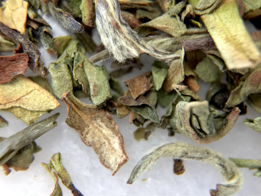 <a rel="license" href="http://creativecommons.org/licenses/by-sa/4.0/"><img alt="Creative Commons License" style="border-width:0" src="https://i.creativecommons.org/l/by-sa/4.0/88x31.png" /></a><br /><span xmlns:dct="http://purl.org/dc/terms/" href="http://purl.org/dc/dcmitype/StillImage" property="dct:title" rel="dct:type">Sakhira Estate 1st Flush (S&V) ~ loose leaf macro A</span> by <a xmlns:cc="http://creativecommons.org/ns#" href="http://parting.gifts" property="cc:attributionName" rel="cc:attributionURL">Jocilyn Mors</a> is licensed under a <a rel="license" href="http://creativecommons.org/licenses/by-sa/4.0/">Creative Commons Attribution-ShareAlike 4.0 International License</a>.