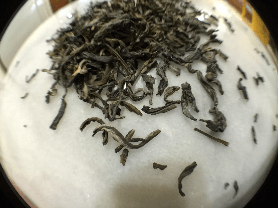 Vietnam Green Organic (S&V) ~ loose leaf macro by Jocilyn Mors is licensed under a Creative Commons Attribution-ShareAlike 4.0 International License.