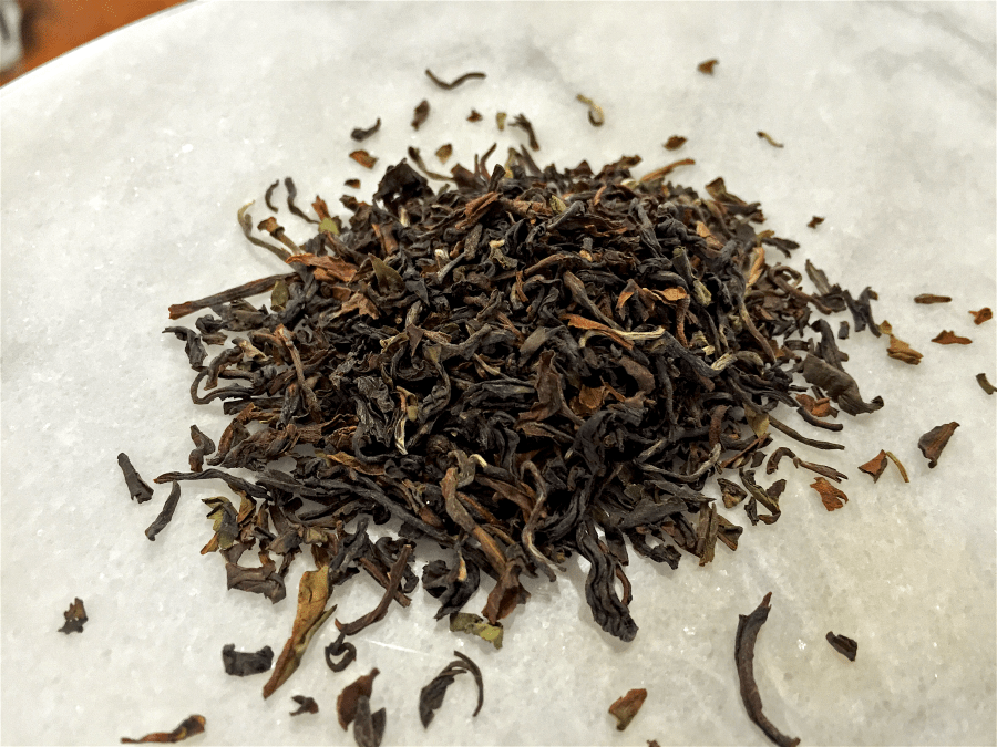 <a rel="license" href="http://creativecommons.org/licenses/by-sa/4.0/"><img alt="Creative Commons License" style="border-width:0" src="https://i.creativecommons.org/l/by-sa/4.0/88x31.png" /></a><br /><span xmlns:dct="http://purl.org/dc/terms/" href="http://purl.org/dc/dcmitype/StillImage" property="dct:title" rel="dct:type">Nepal Jun Chiyabari (Eli) ~ loose leaf</span> by <a xmlns:cc="http://creativecommons.org/ns#" href="http://parting.gifts" property="cc:attributionName" rel="cc:attributionURL">Jocilyn Mors</a> is licensed under a <a rel="license" href="http://creativecommons.org/licenses/by-sa/4.0/">Creative Commons Attribution-ShareAlike 4.0 International License</a>.