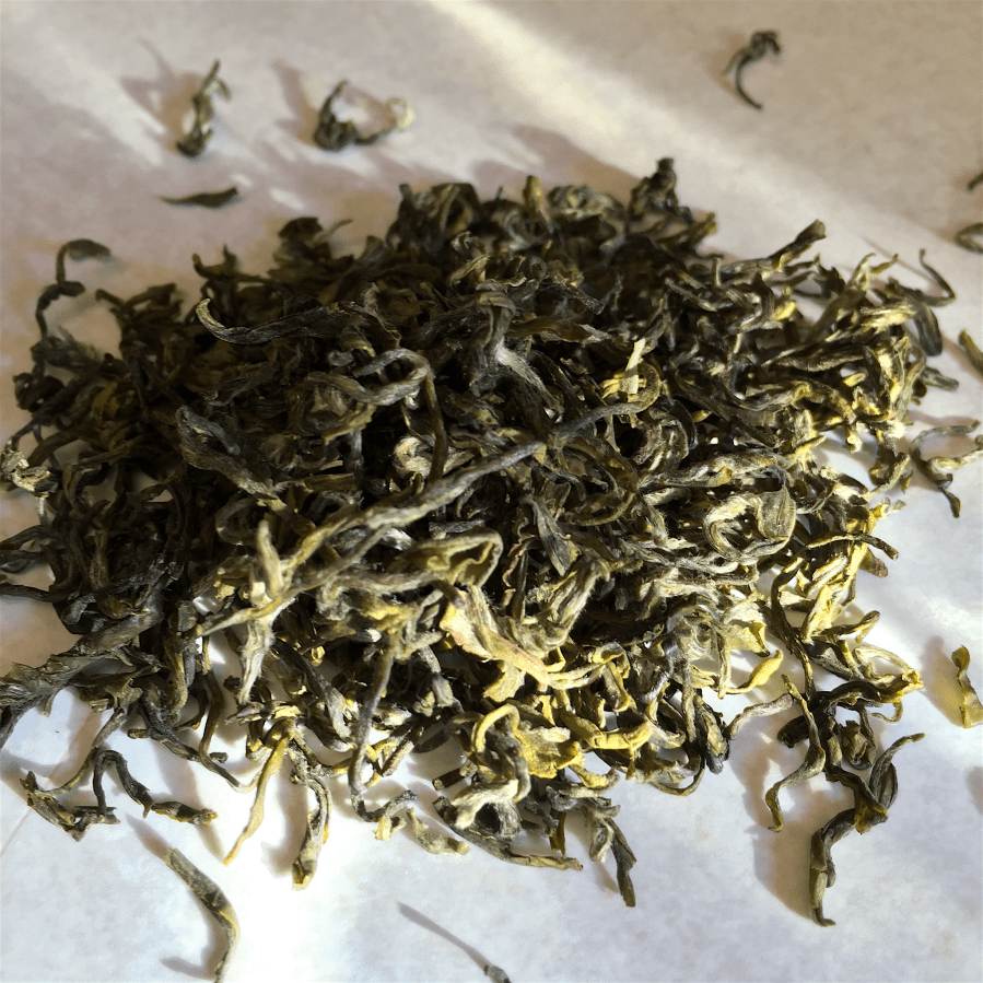 Fo Cha (Silk Road) ~ loose leaf by Jocilyn Mors is licensed under a Creative Commons Attribution-ShareAlike 4.0 International License.