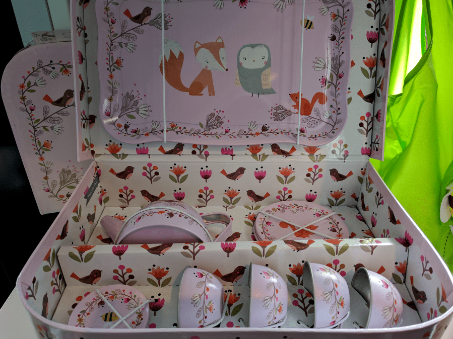 Photograph of Eat More Tea (TeaHaus) ~ Openhaus D by Jocilyn Mors is licensed under a Creative Commons Attribution-NonCommercial-ShareAlike 4.0 International License.