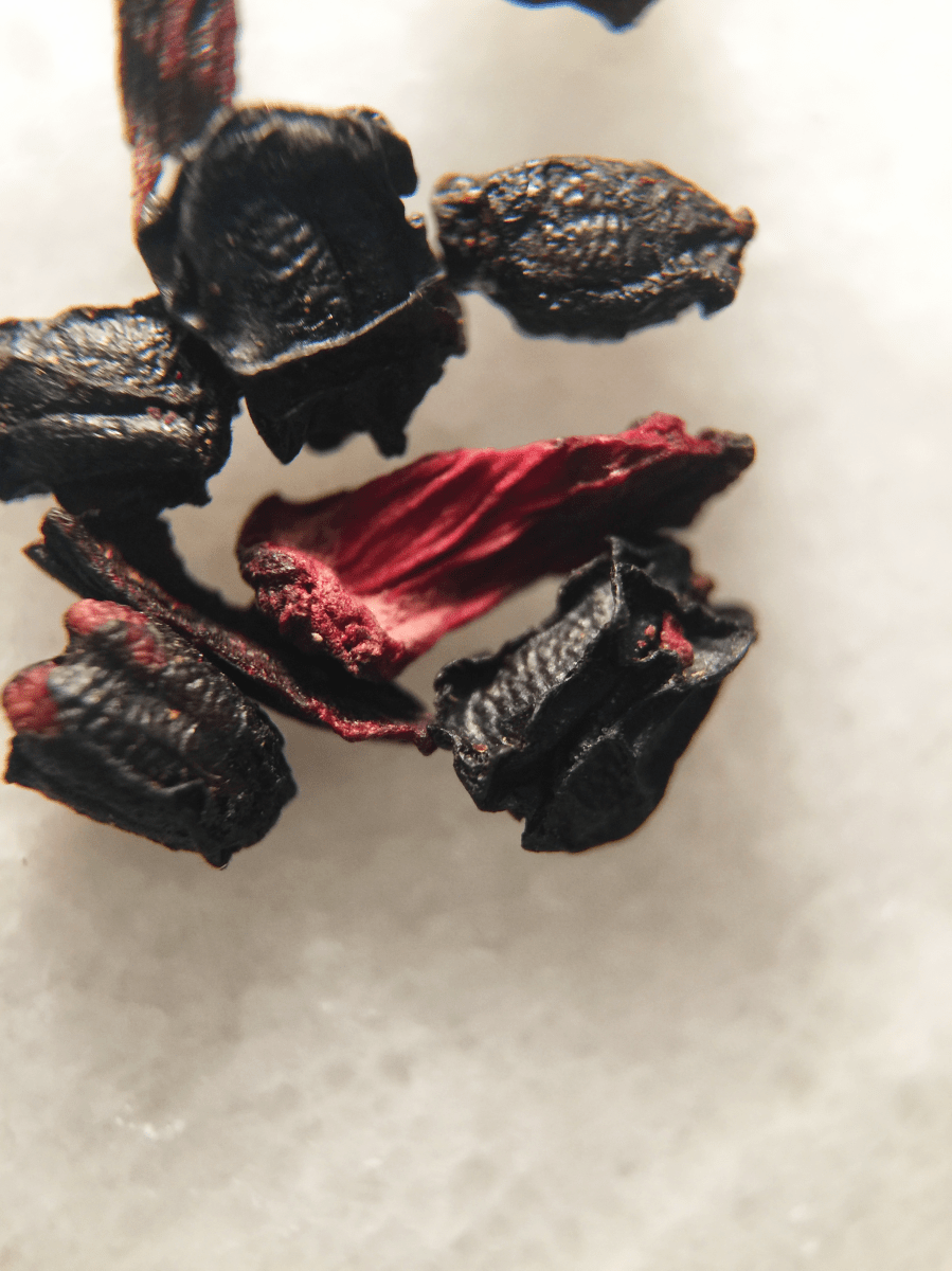 Image of Rumtopf (TeaGschwendner) ~ loose leaf Macro 14x by Jocilyn Mors is licensed under a Creative Commons Attribution-NonCommercial-ShareAlike 4.0 International License.