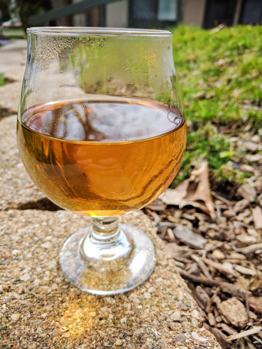 Image of Wu Yi Yan Cha (Goldfish) ~ liquor by Jocilyn Mors is licensed under a Creative Commons Attribution-NonCommercial-ShareAlike 4.0 International License. 