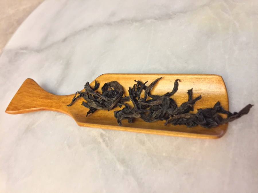 Image of Wu Yi Yan Cha (Goldfish) ~ loose leaf by Jocilyn Mors is licensed under a Creative Commons Attribution-NonCommercial-ShareAlike 4.0 International License.