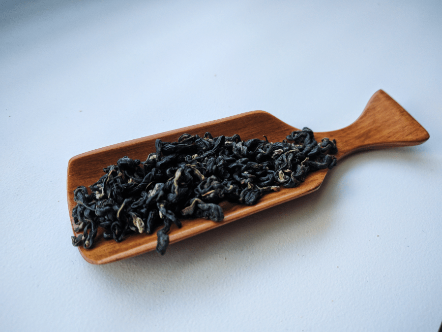 Photograph of Hawaiian Green Reserve (Eli) ~ loose leaf by Jocilyn Mors is licensed under a Creative Commons Attribution-NonCommercial-ShareAlike 4.0 International License.