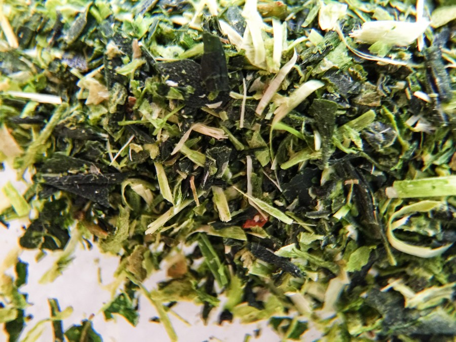 Photograph of Konacha Gyokuro Super Premium (Hibiki-an) ~ loose leaf macro 14x by Jocilyn Mors is licensed under a Creative Commons Attribution-NonCommercial-ShareAlike 4.0 International License.