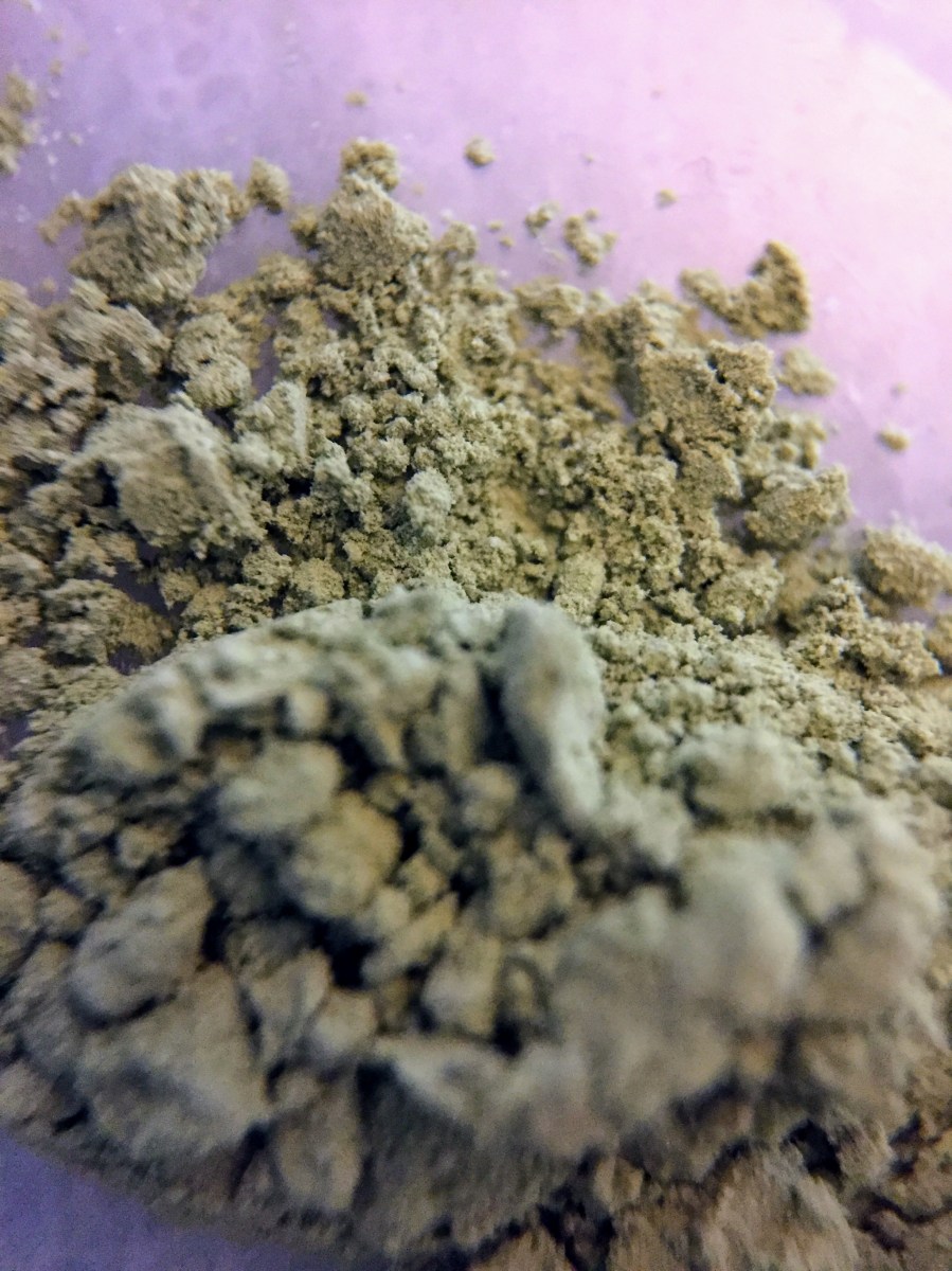 Organic U•Matcha Single Sips (Republic of Tea) ~ LL Macro 14X by Jocilyn Mors is licensed under a Creative Commons Attribution-NonCommercial-ShareAlike 4.0 International License.